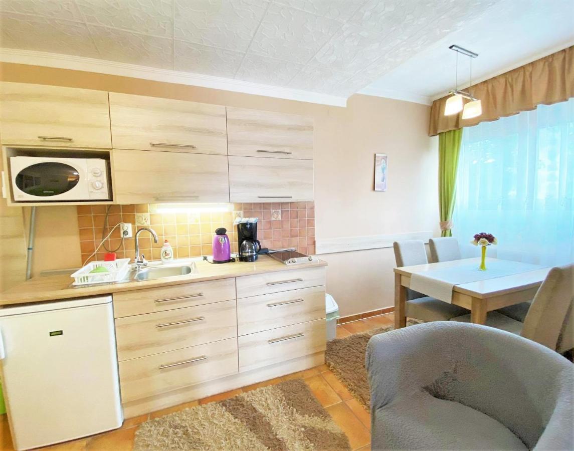 Apartman Siesta Buek - Buekfuerdo Eksteriør billede