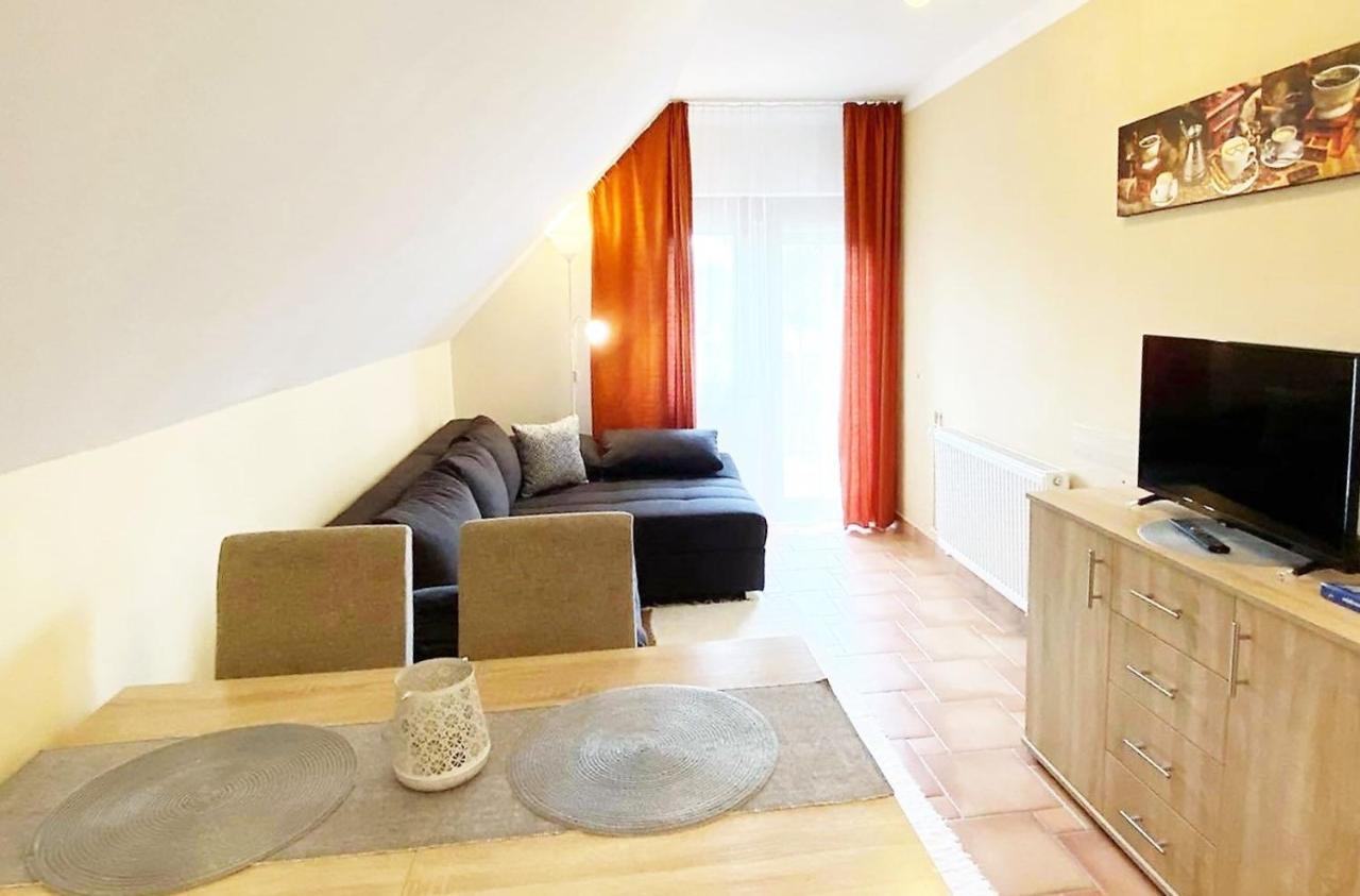 Apartman Siesta Buek - Buekfuerdo Eksteriør billede