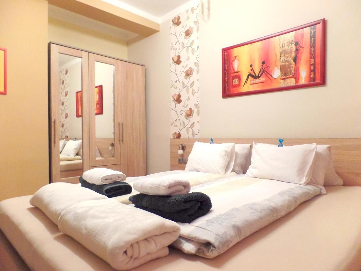 Apartman Siesta Buek - Buekfuerdo Eksteriør billede