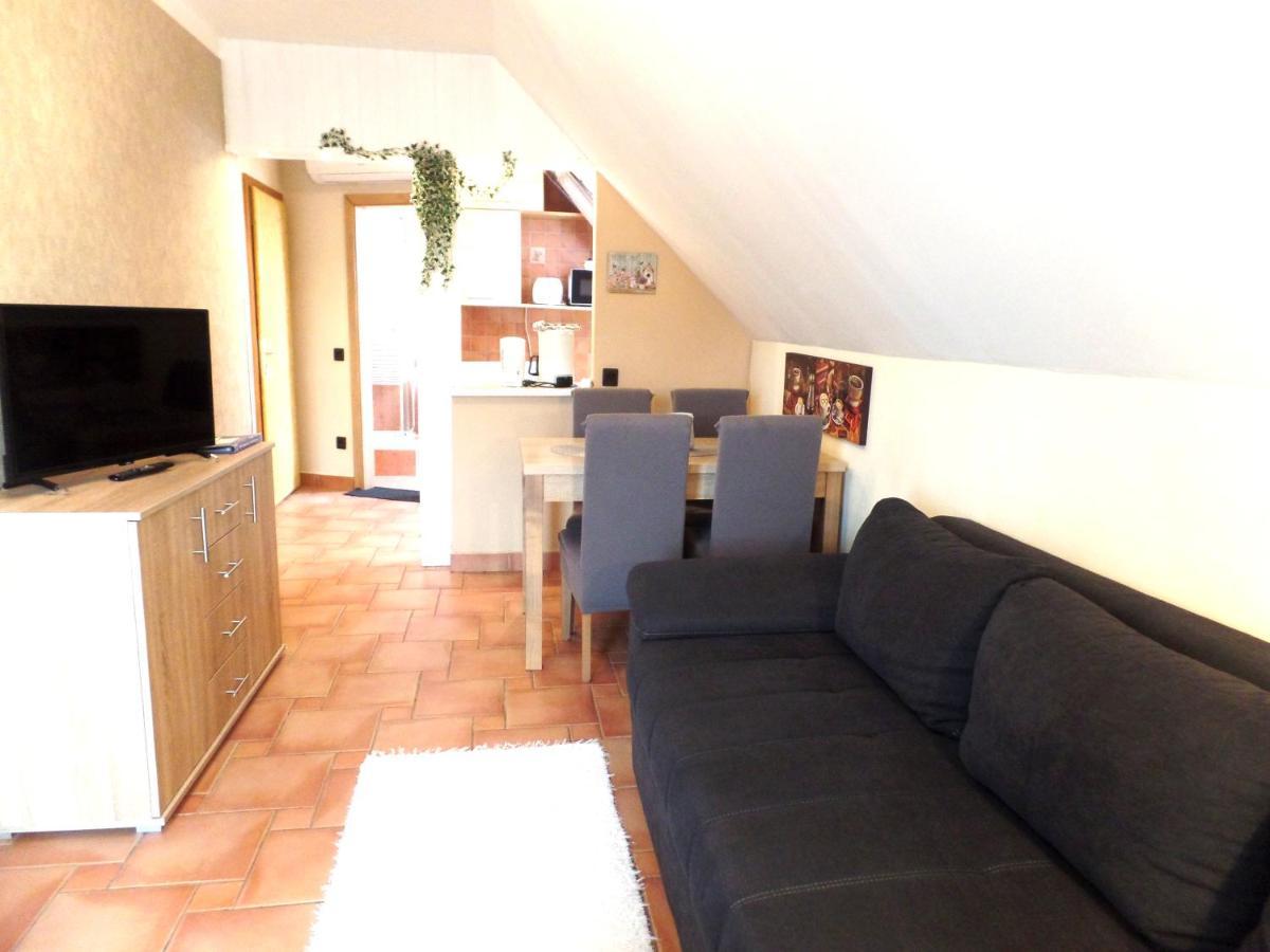 Apartman Siesta Buek - Buekfuerdo Eksteriør billede