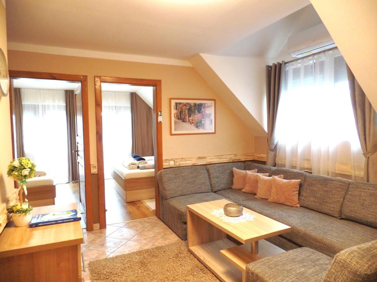 Apartman Siesta Buek - Buekfuerdo Eksteriør billede