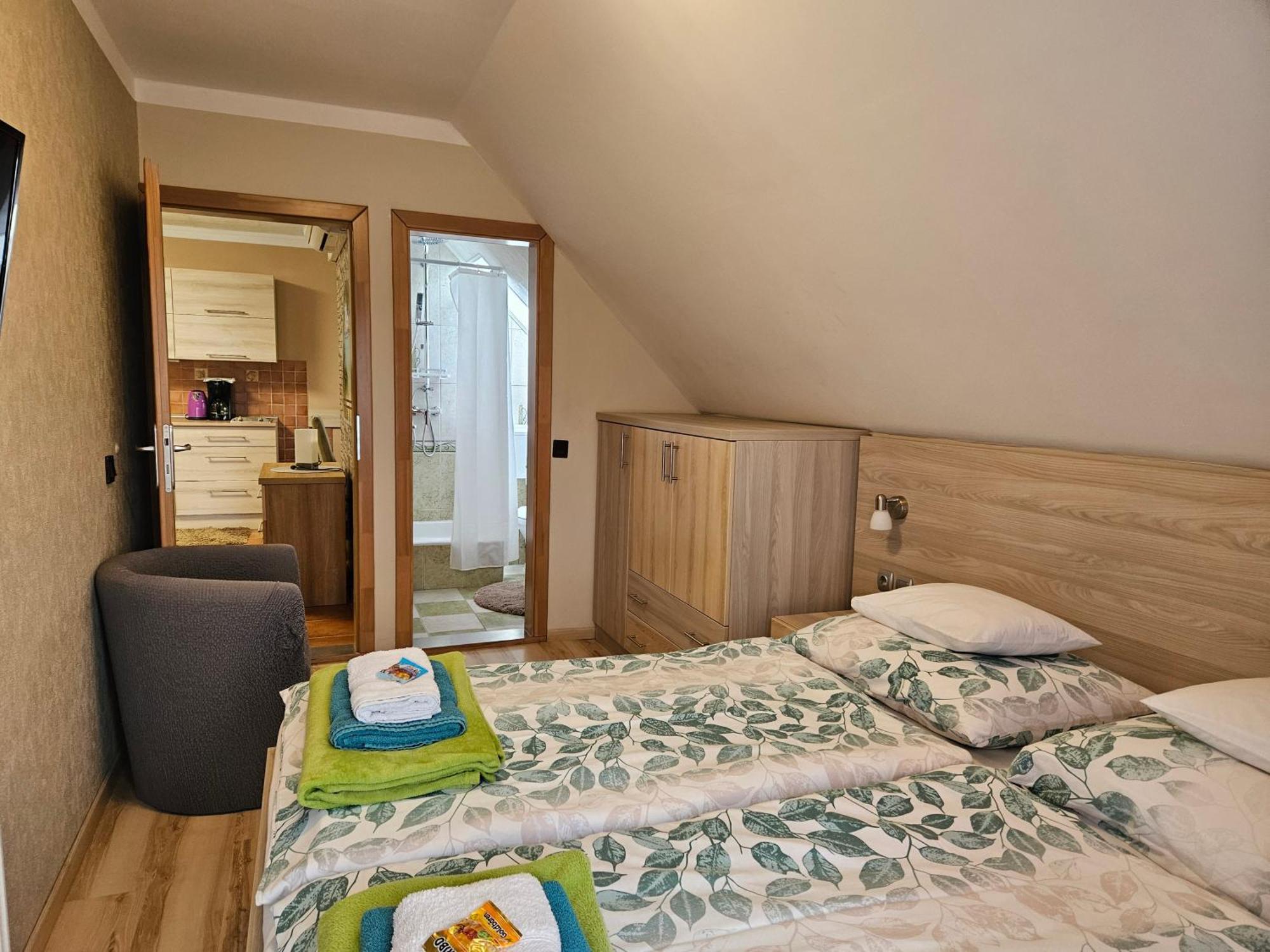 Apartman Siesta Buek - Buekfuerdo Eksteriør billede
