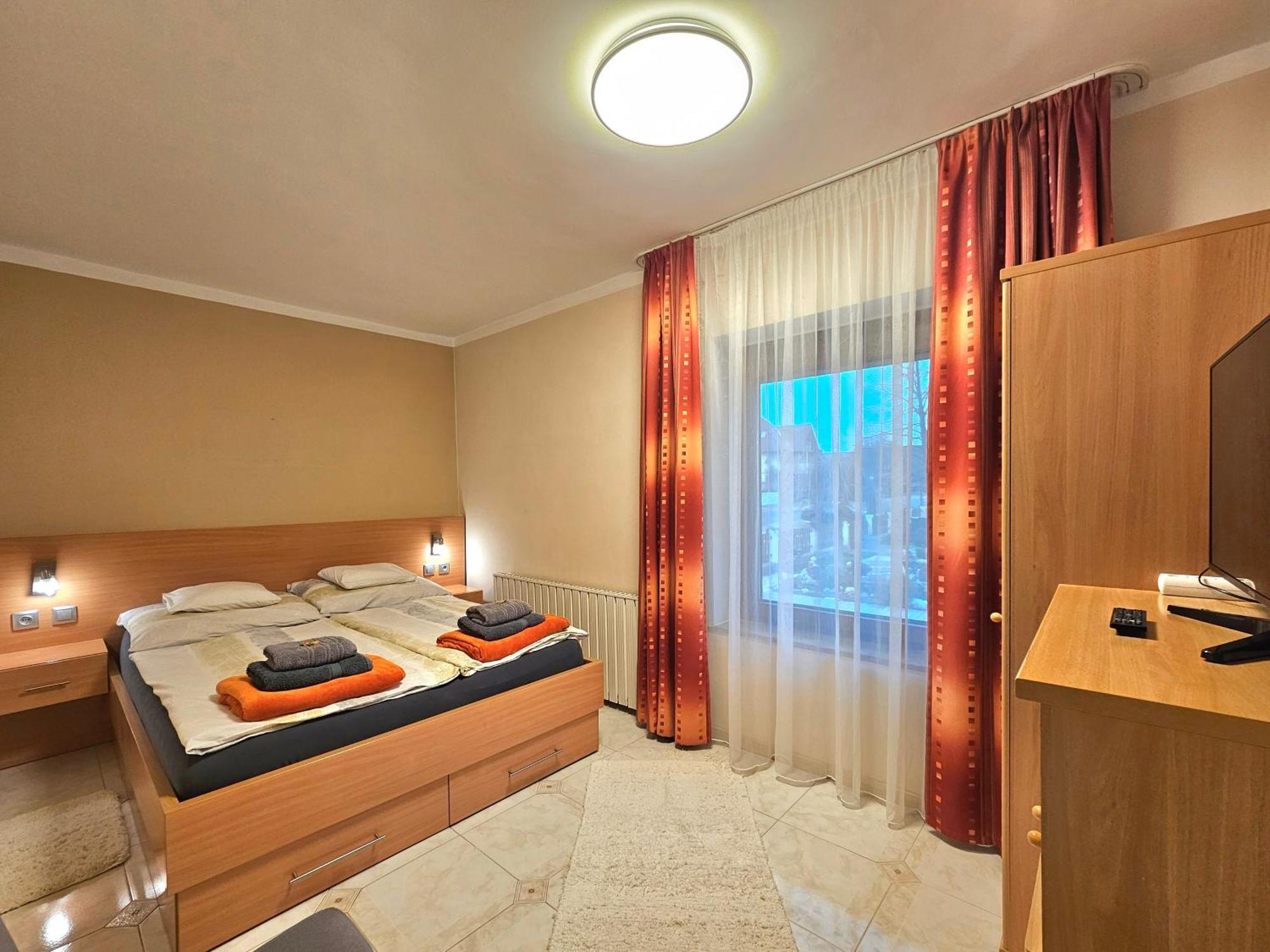 Apartman Siesta Buek - Buekfuerdo Eksteriør billede