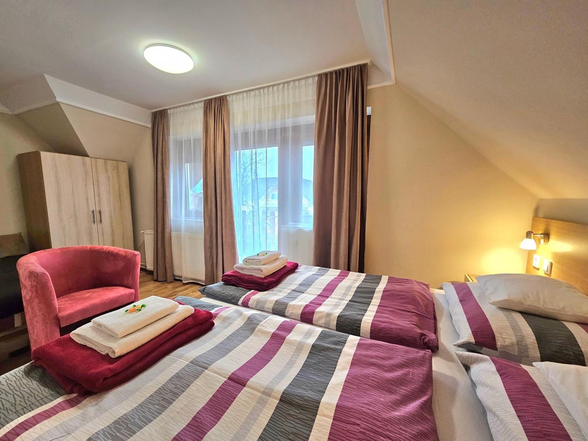 Apartman Siesta Buek - Buekfuerdo Eksteriør billede
